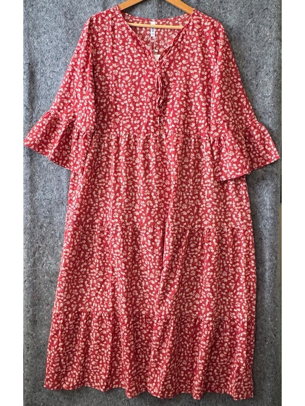 VIISHOW 2XL NWT Red Ditsy Floral Tiered Midi Dress Ruffle Sleeve